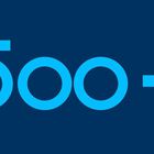Napis 500+ na granatowym tle