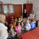 Przedszkolaki z Miejskiego Przedszkola Nr 1 w odwiedzinach w Urzędzie Miasta