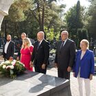 1 września br. kwiaty pod Pomnikiem Bohaterów Września złożyli: burmistrz Marek Banaszek, zastępca burmistrza Piotr Gąszcz,  przewodnicząca Rady Miasta Anna Masik, wiceprzewodnicząca Urszula Zielińska, radny Mirosław Sierpiński oraz radny Paweł Sędek.  